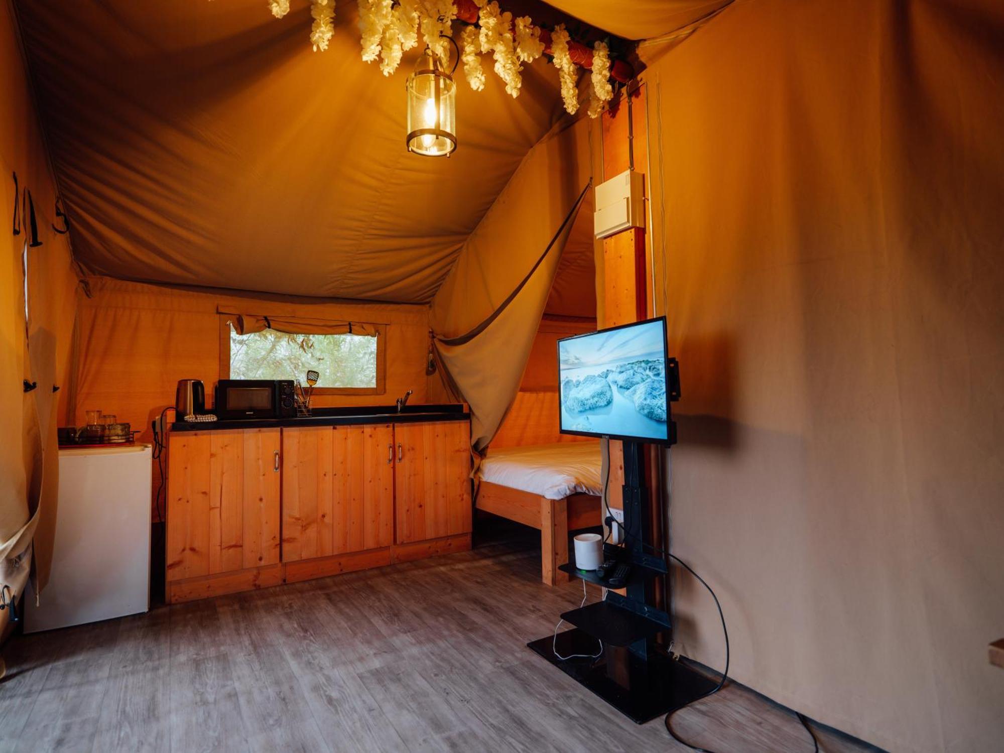 Sunset Retreats Safari Tent Ombersley Kültér fotó